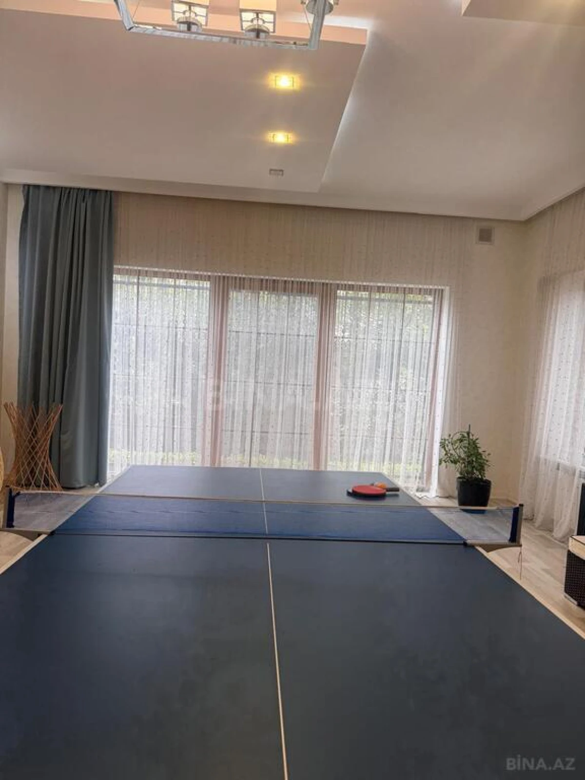 Satılır 6 otaqlı həyət evi 400 m²