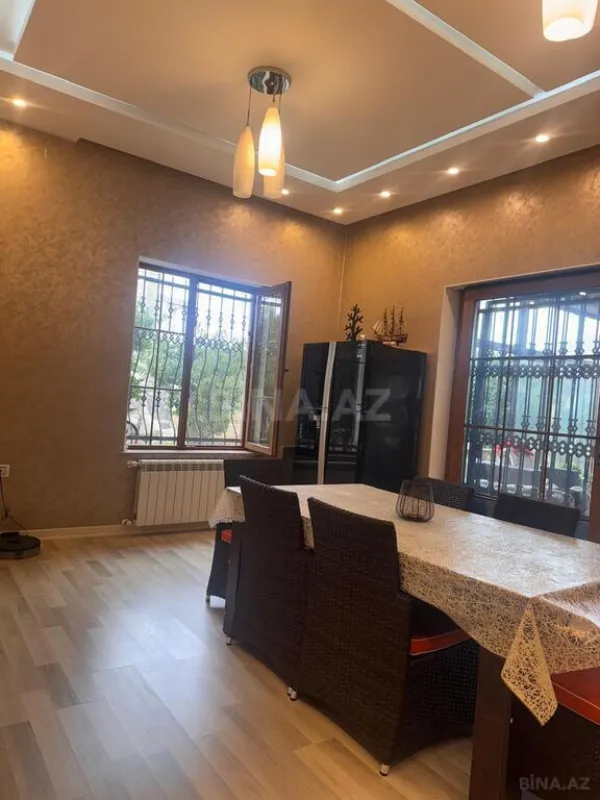 Satılır 6 otaqlı həyət evi 400 m²
