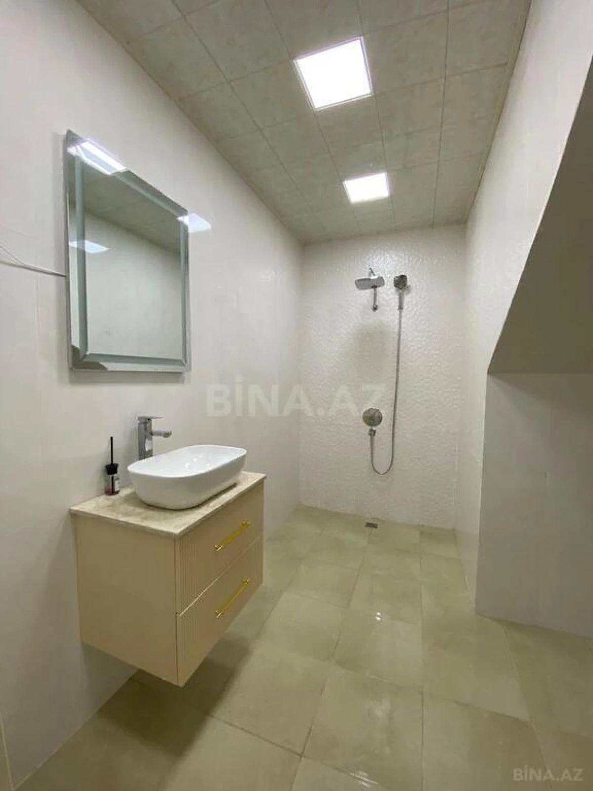 Kirayə verilir 5 otaqlı həyət evi 400 m²