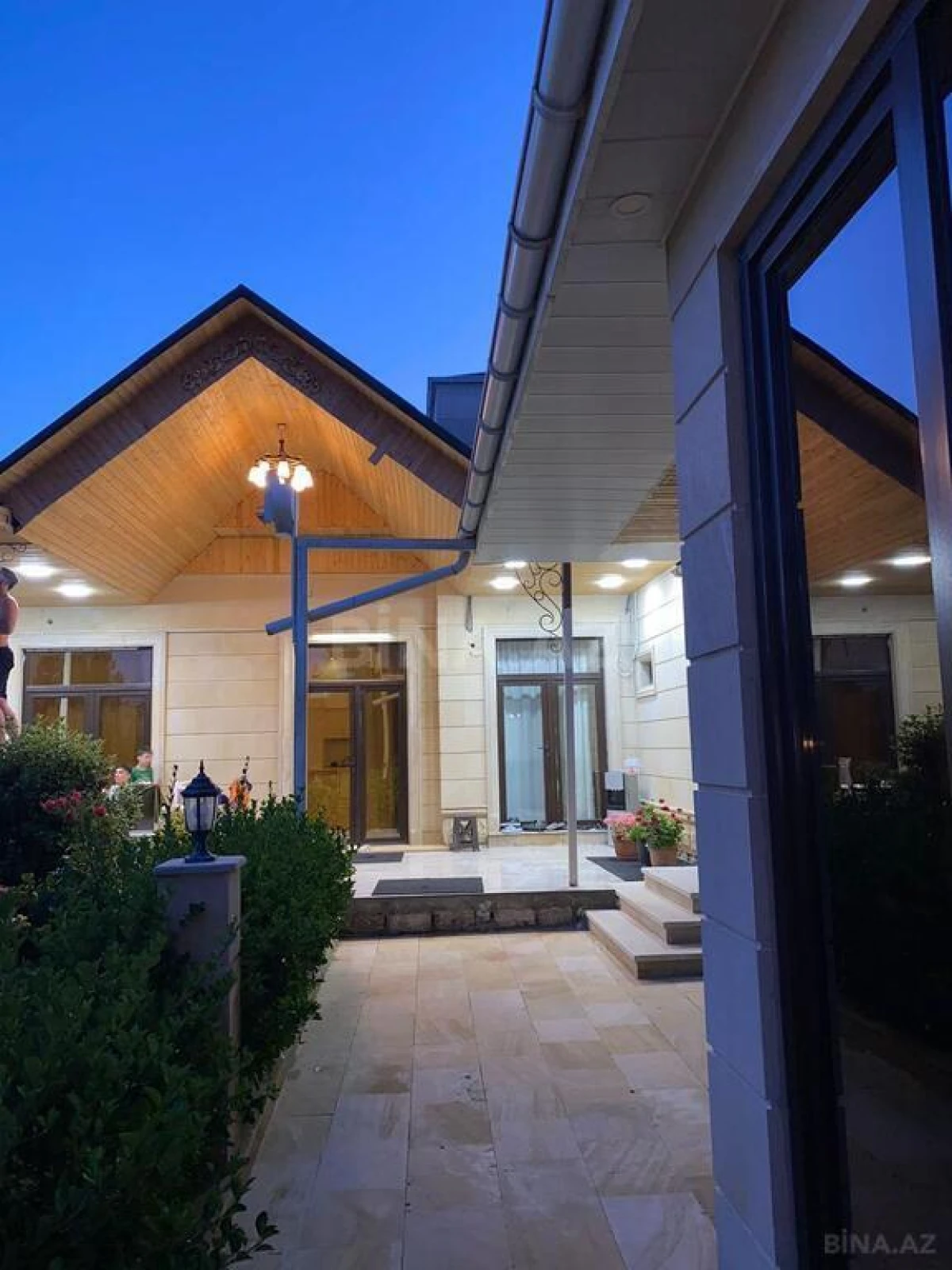 Kirayə verilir 5 otaqlı həyət evi 400 m²