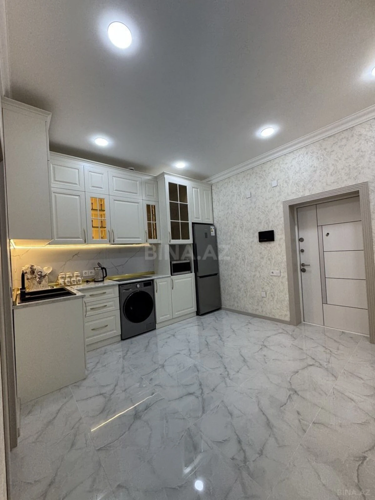 Kirayə verilir 2 otaqlı mənzil 65 m²
