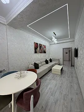 Kirayə verilir 2 otaqlı mənzil 65 m²