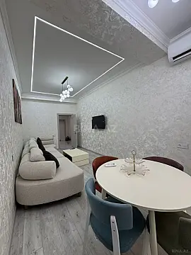 Kirayə verilir 2 otaqlı mənzil 65 m²