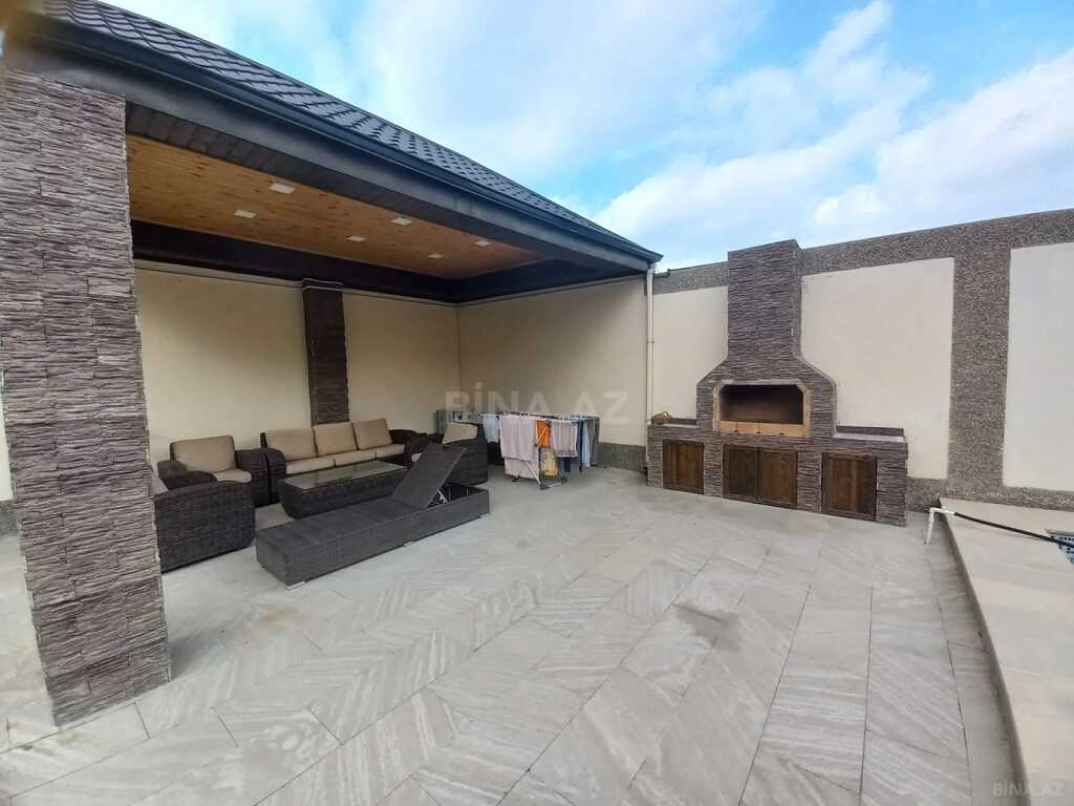 Satılır 4 otaqlı həyət evi 200 m²