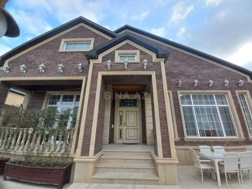 Satılır 4 otaqlı həyət evi 200 m²