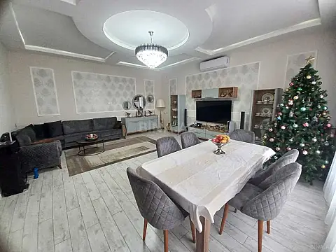 Satılır 4 otaqlı həyət evi 200 m² — Bakı 4 otaq 200.00 m²