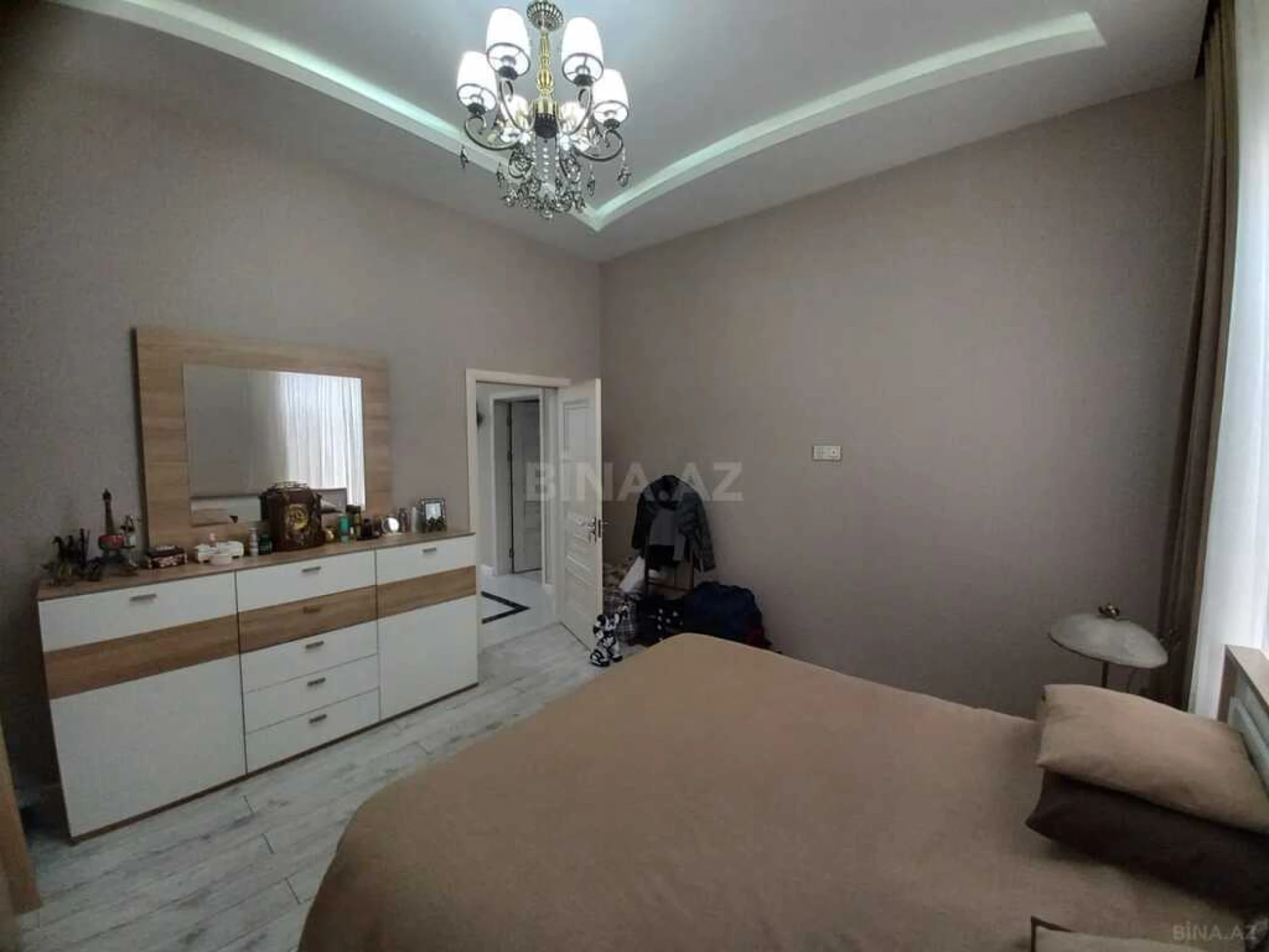 Satılır 4 otaqlı həyət evi 200 m²