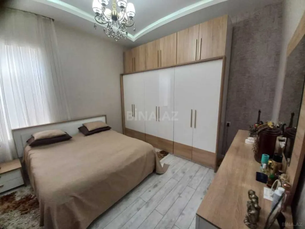 Satılır 4 otaqlı həyət evi 200 m²