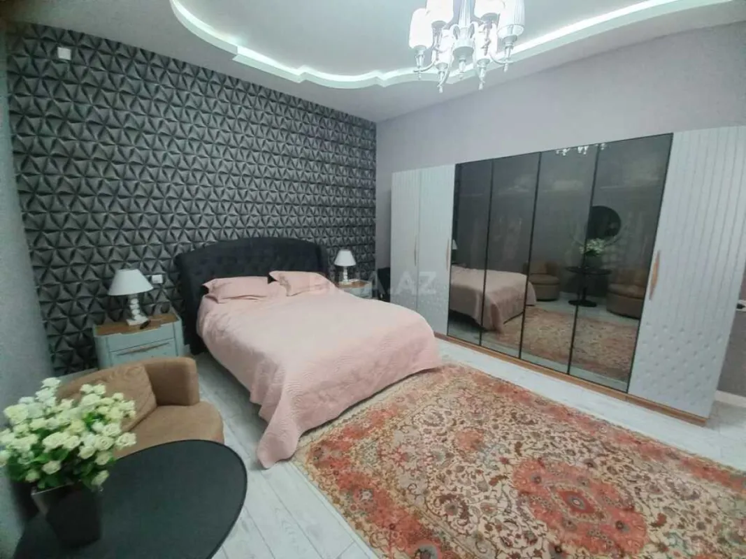 Satılır 4 otaqlı həyət evi 200 m²