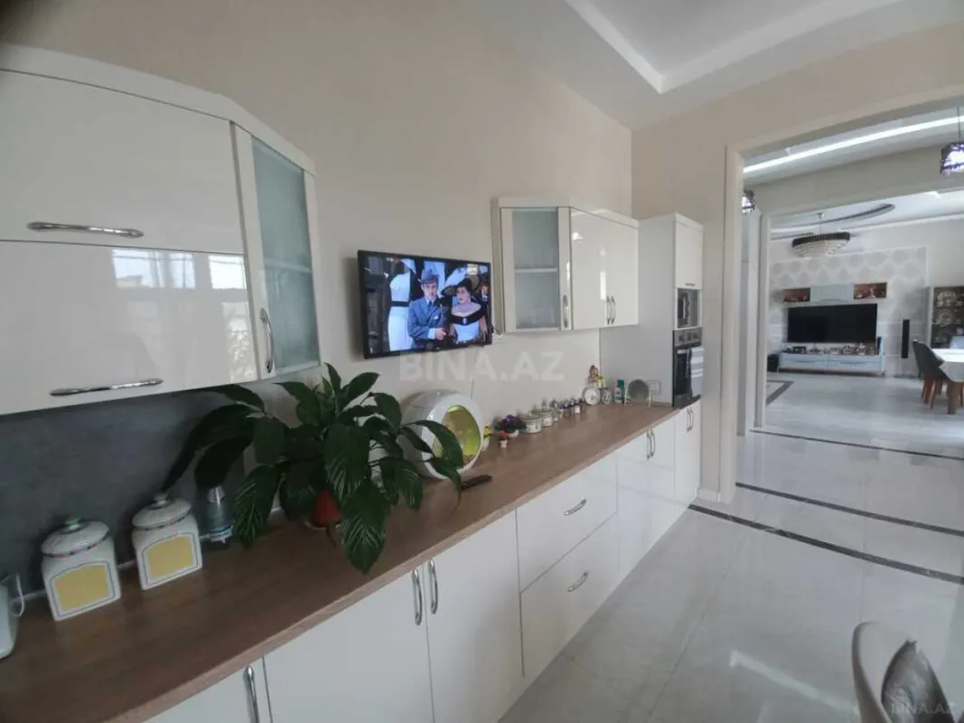 Satılır 4 otaqlı həyət evi 200 m²