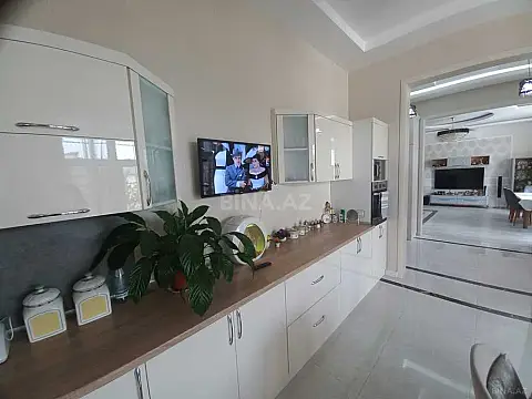 Satılır 4 otaqlı həyət evi 200 m²