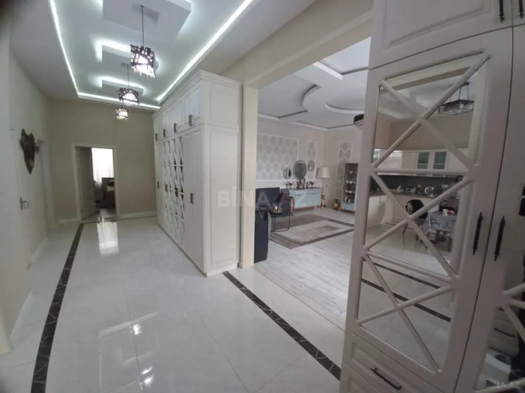 Satılır 4 otaqlı həyət evi 200 m²