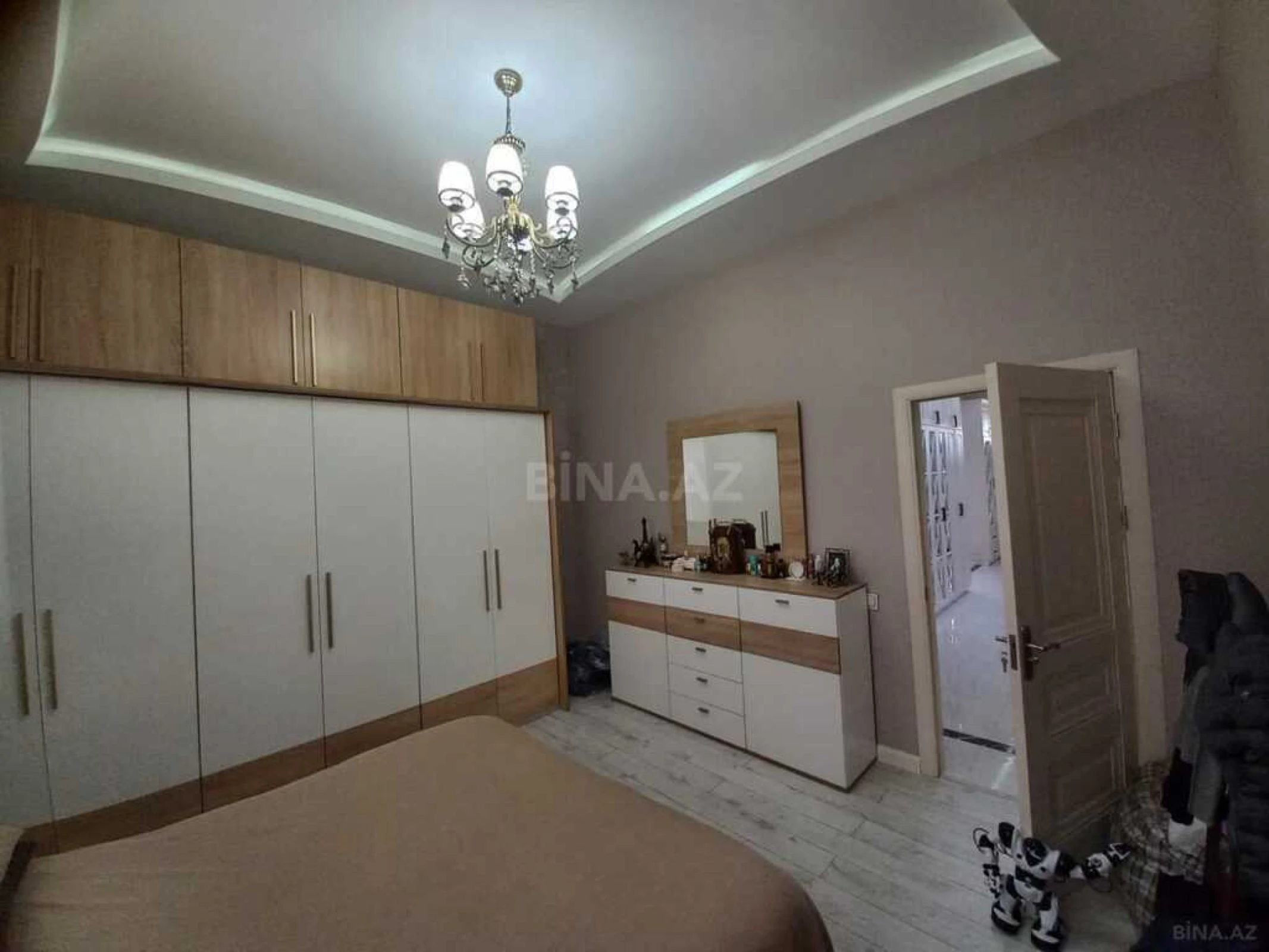 Satılır 4 otaqlı həyət evi 200 m²
