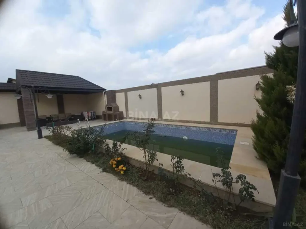 Satılır 4 otaqlı həyət evi 200 m²