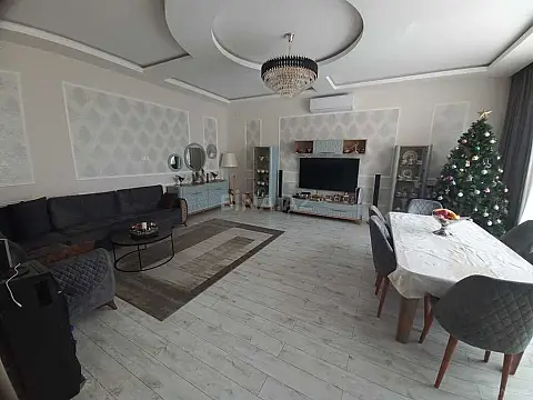 Satılır 4 otaqlı həyət evi 200 m²