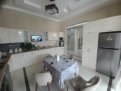 Satılır 4 otaqlı həyət evi 200 m²
