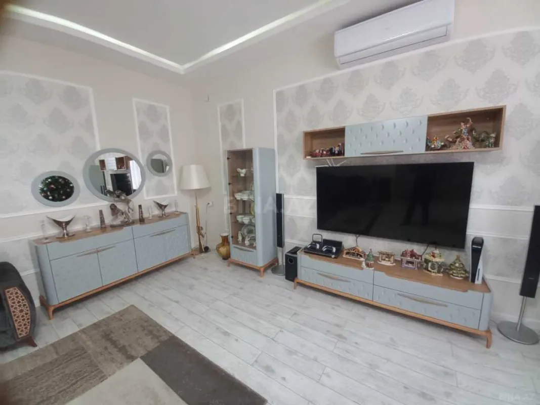 Satılır 4 otaqlı həyət evi 200 m²