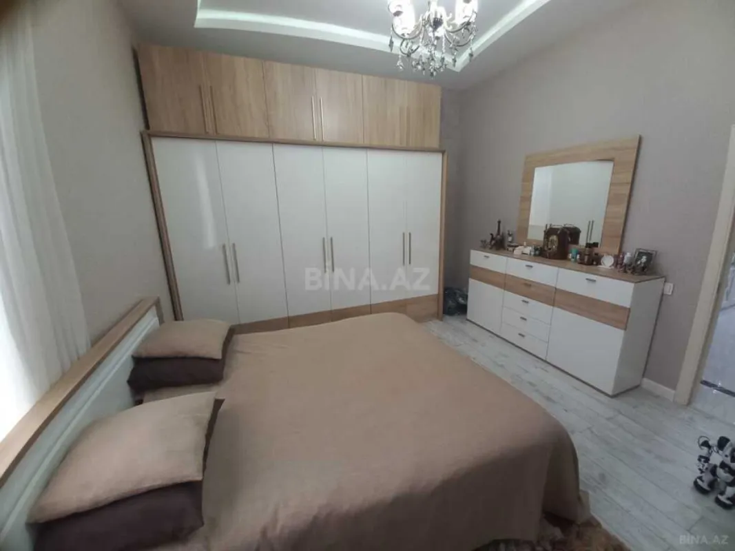 Satılır 4 otaqlı həyət evi 200 m²