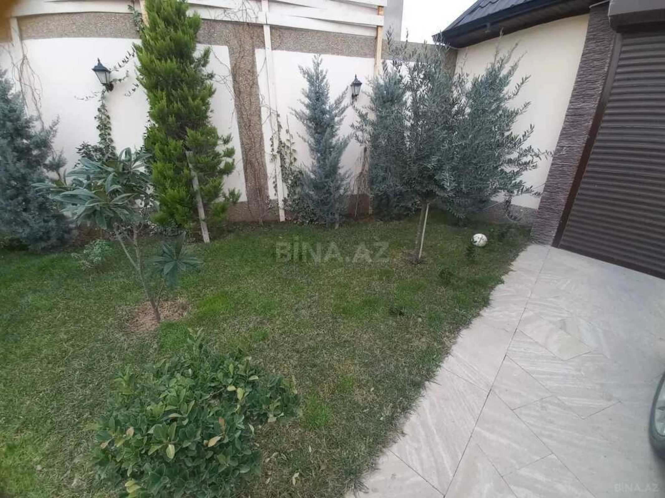 Satılır 4 otaqlı həyət evi 200 m²