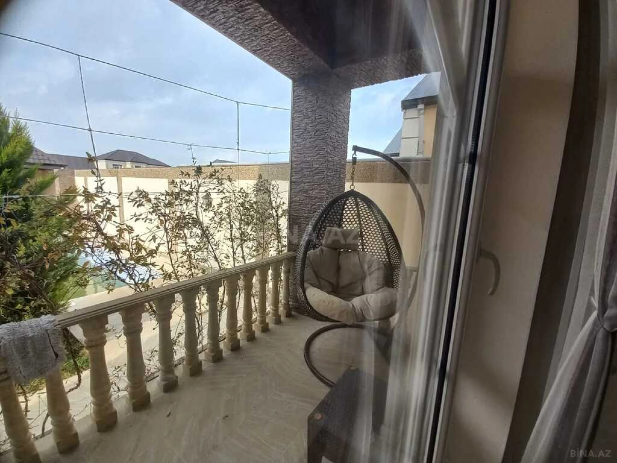 Satılır 4 otaqlı həyət evi 200 m²