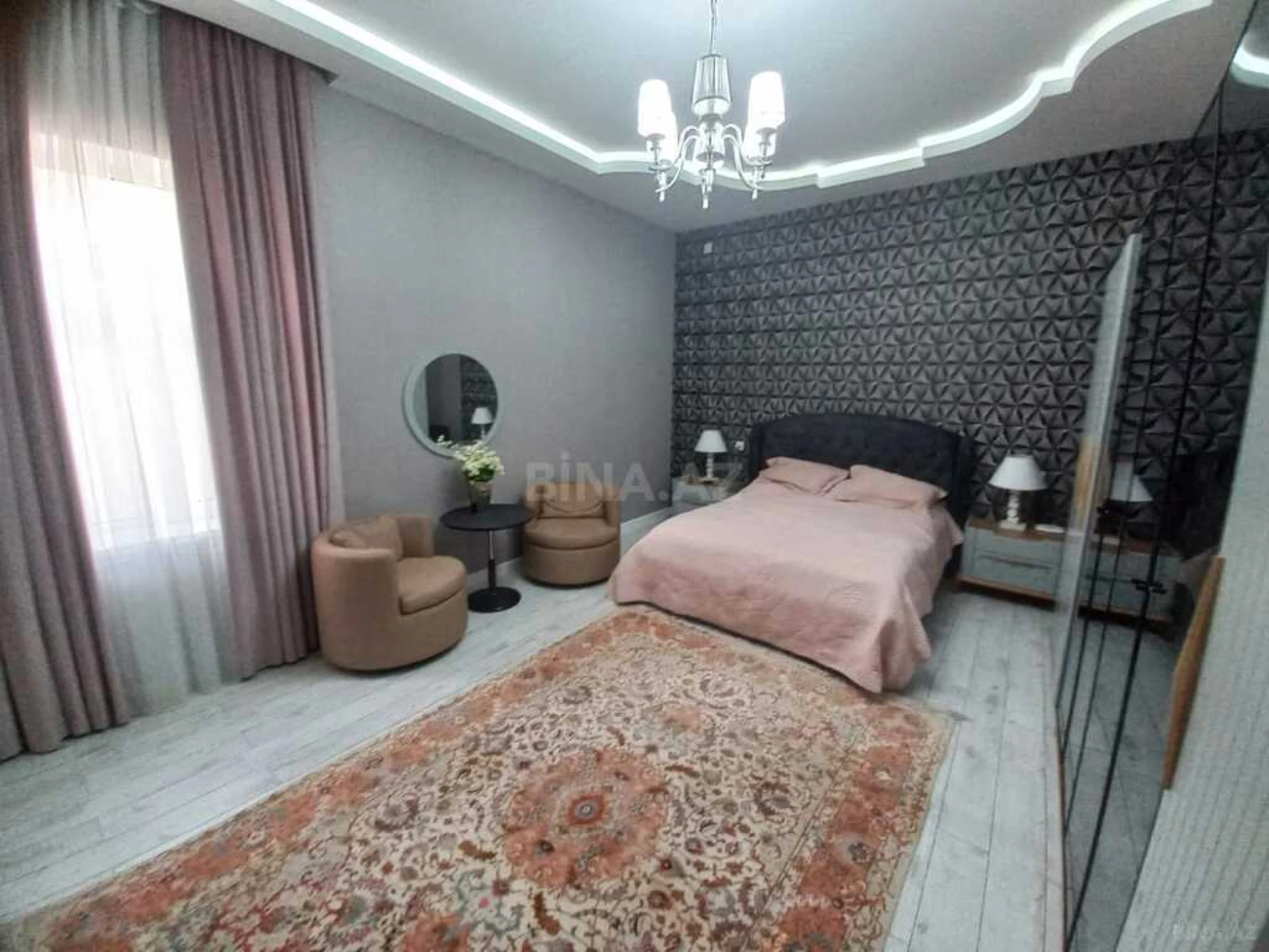 Satılır 4 otaqlı həyət evi 200 m²