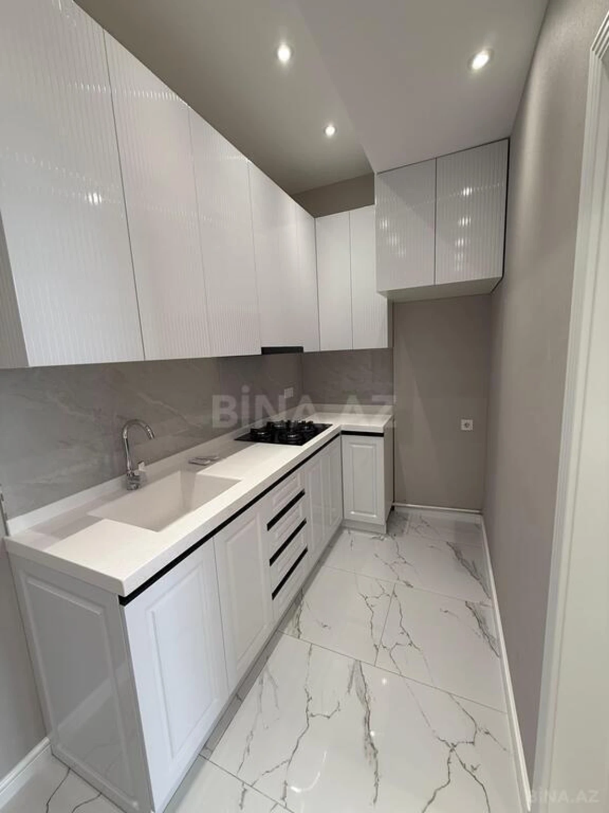 Satılır 2 otaqlı mənzil 65 m²