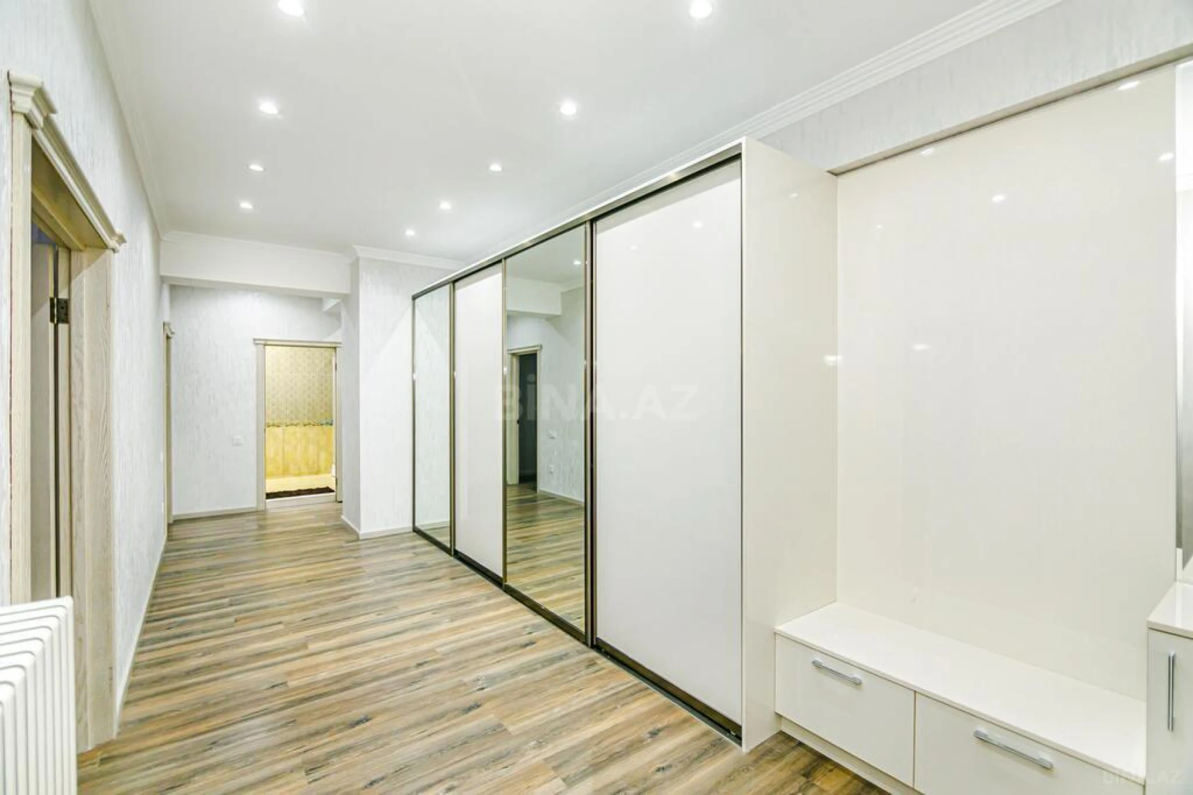 Kirayə verilir 3 otaqlı mənzil 145 m²