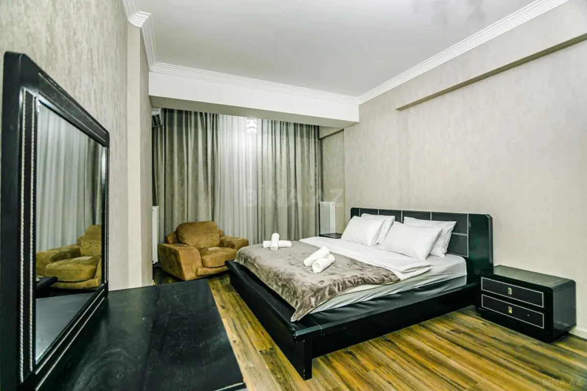 Kirayə verilir 3 otaqlı mənzil 145 m²