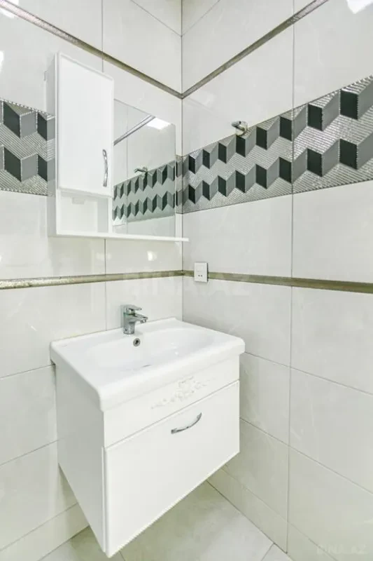 Kirayə verilir 3 otaqlı mənzil 145 m²
