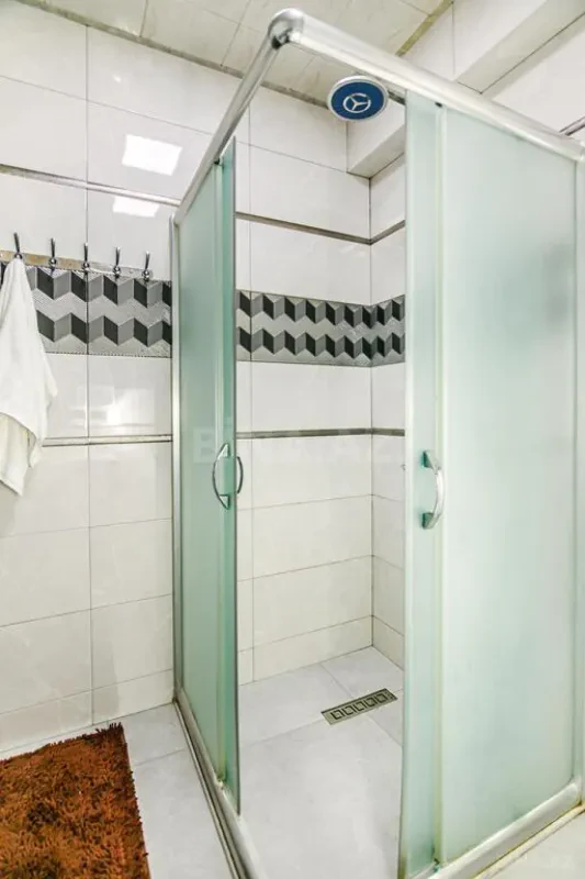 Kirayə verilir 3 otaqlı mənzil 145 m²