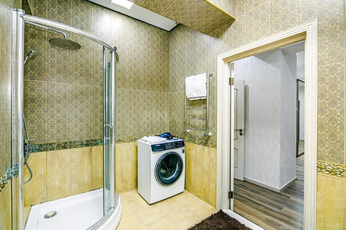 Kirayə verilir 3 otaqlı mənzil 145 m²