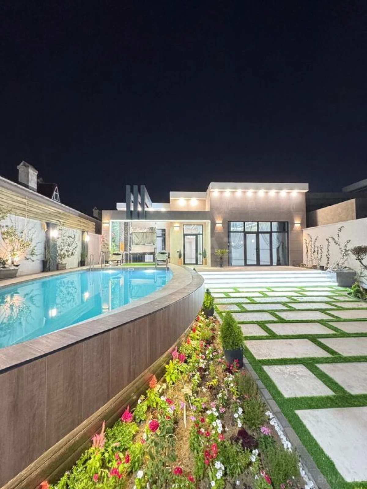 Satılır 4 otaqlı həyət evi 230 m²