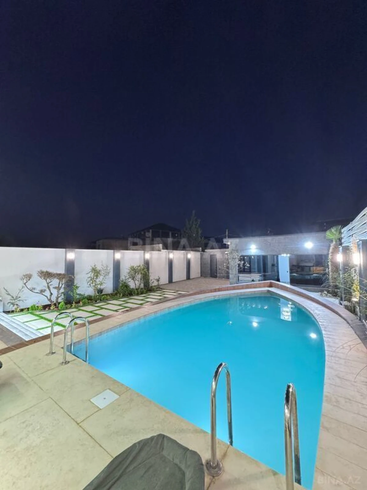 Satılır 4 otaqlı həyət evi 230 m²