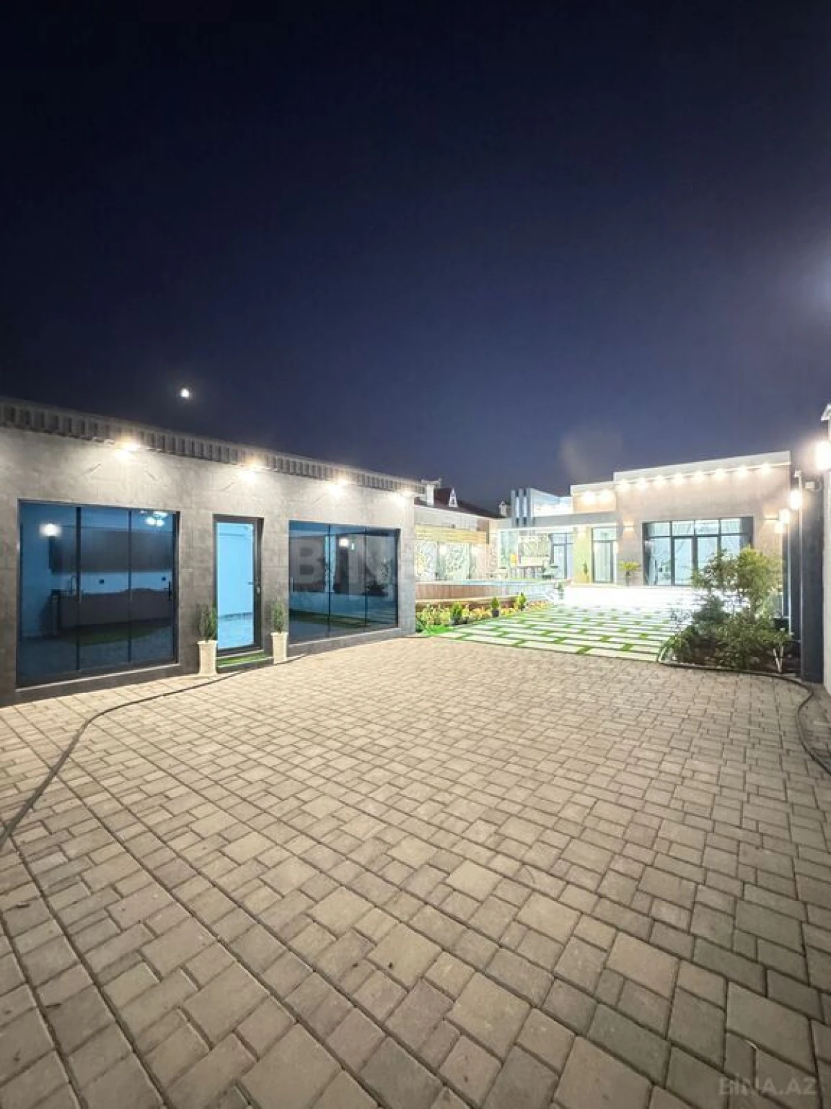 Satılır 4 otaqlı həyət evi 230 m²