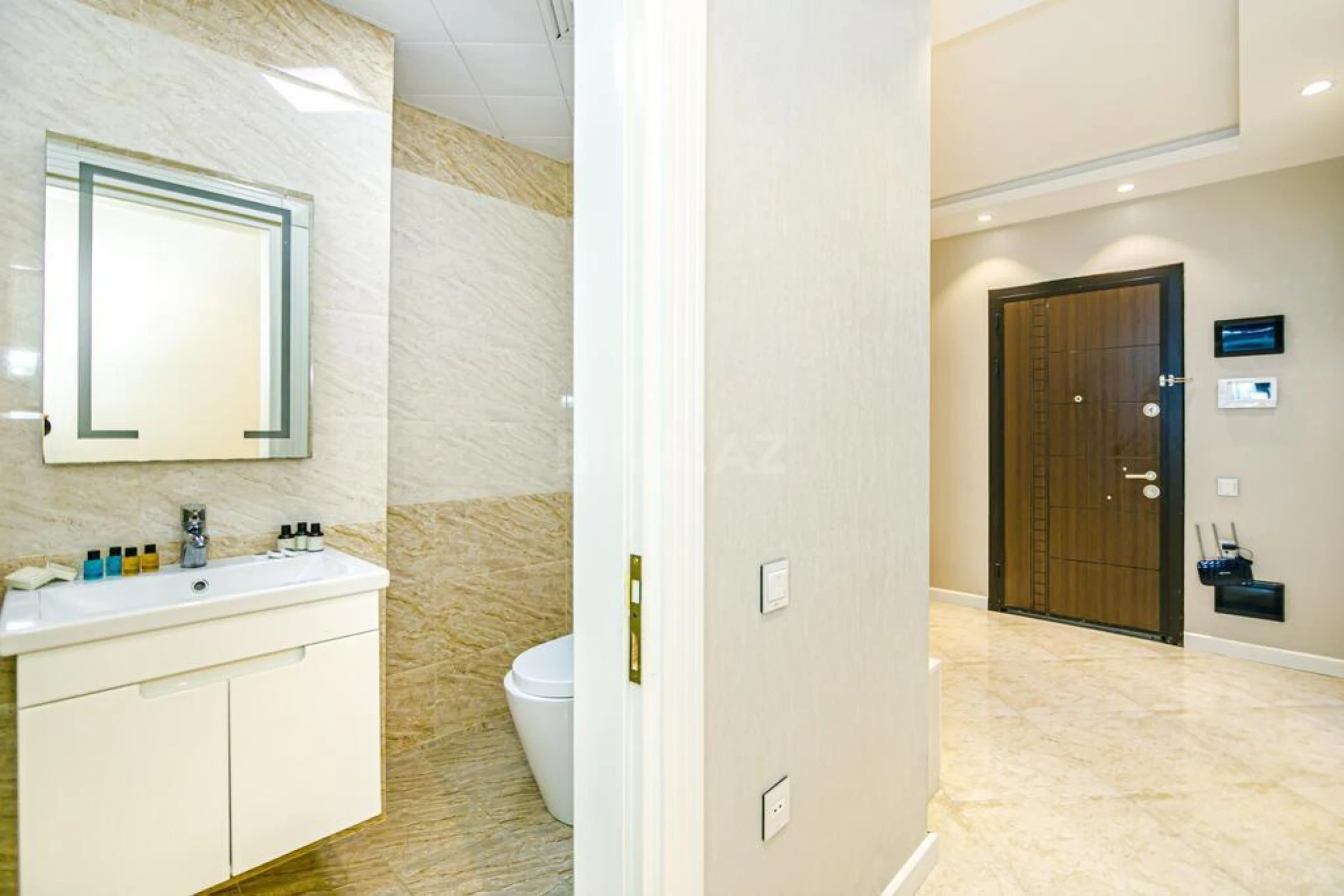 Kirayə verilir 2 otaqlı mənzil 105 m²
