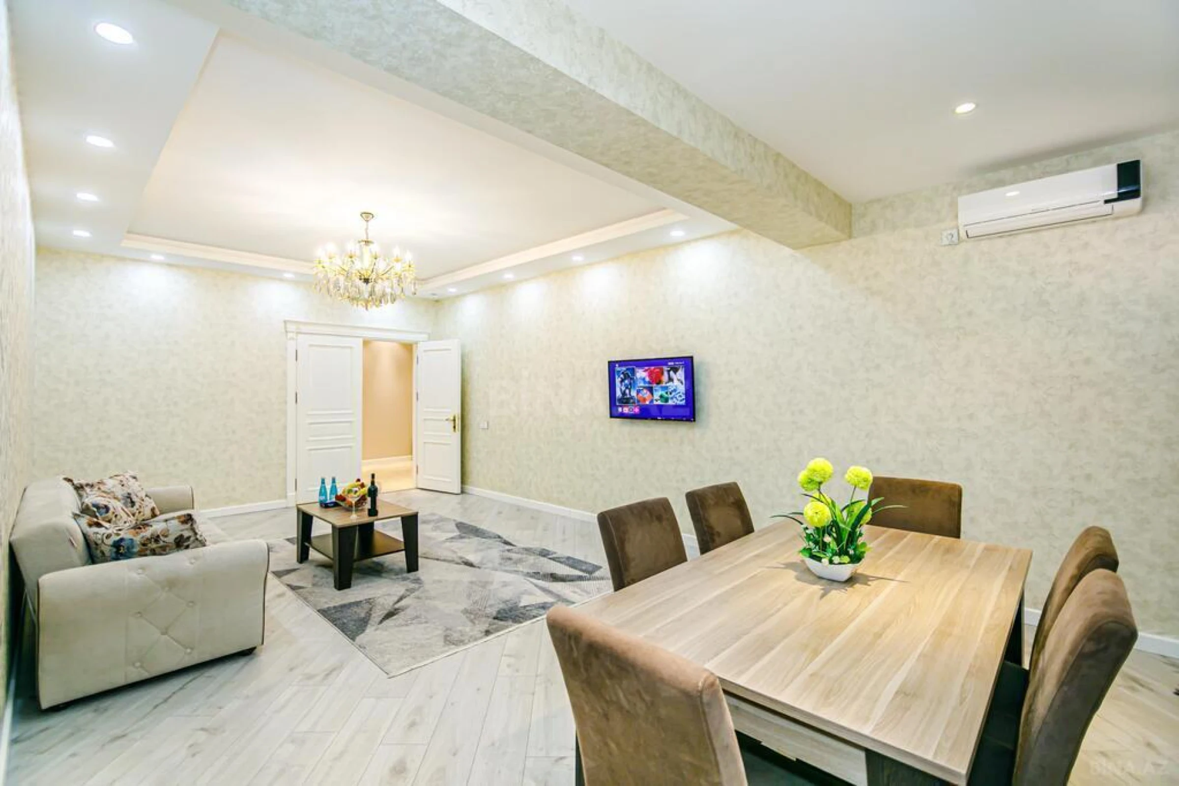 Kirayə verilir 2 otaqlı mənzil 105 m²