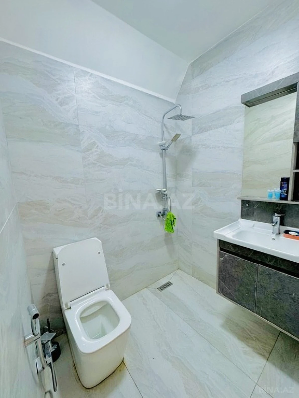 Kirayə verilir 4 otaqlı həyət evi 100 m²