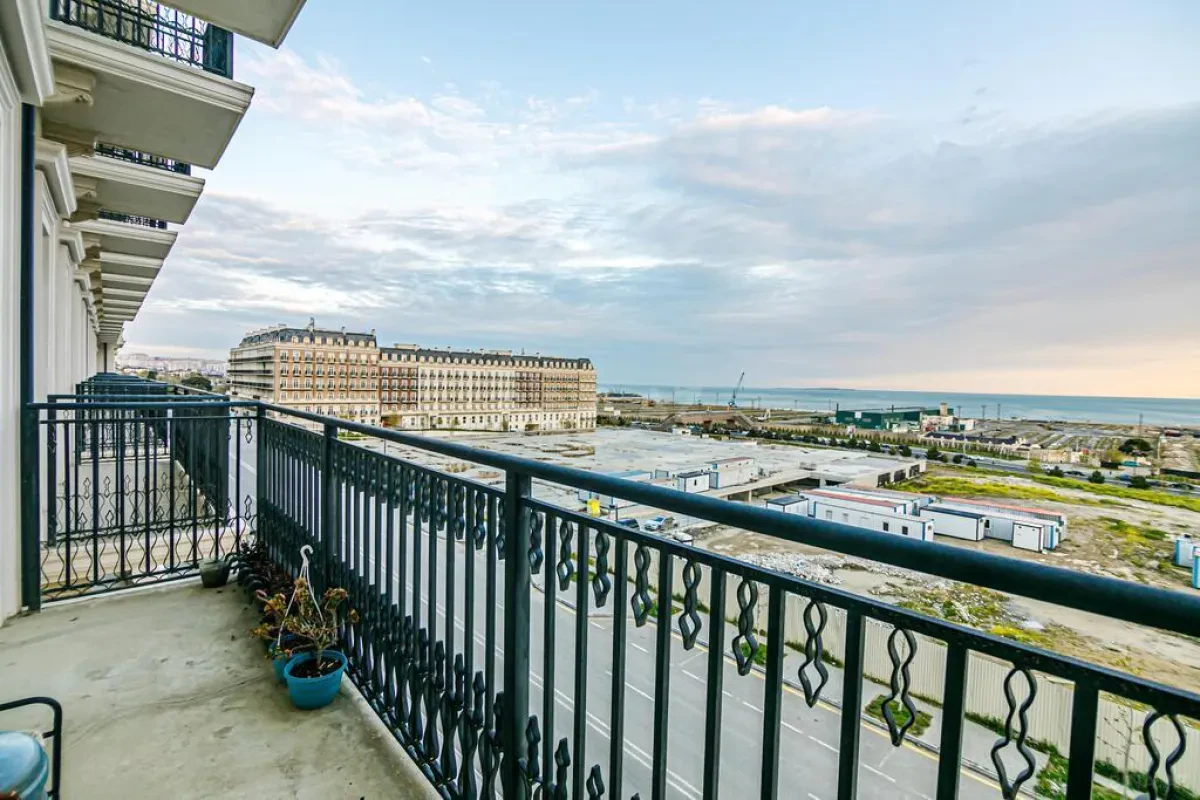 Kirayə verilir 3 otaqlı mənzil 120 m²