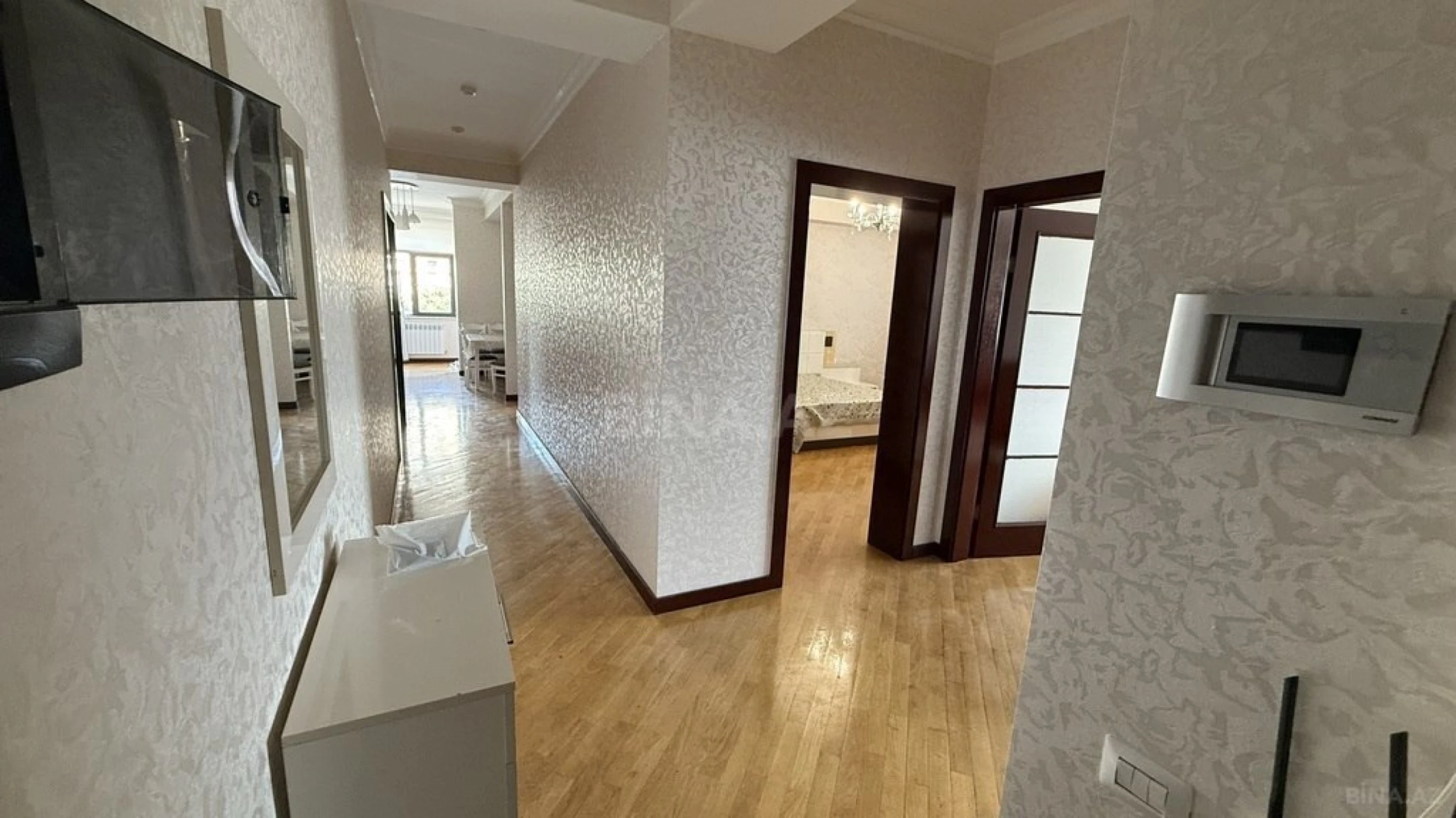 Kirayə verilir 3 otaqlı mənzil 120 m²