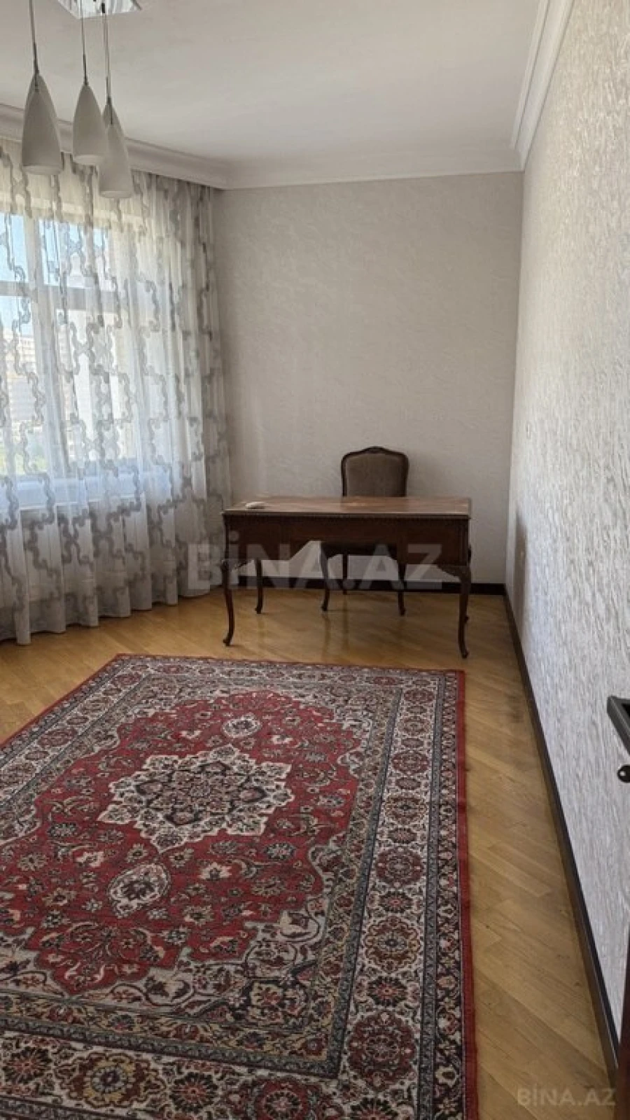 Kirayə verilir 3 otaqlı mənzil 120 m²