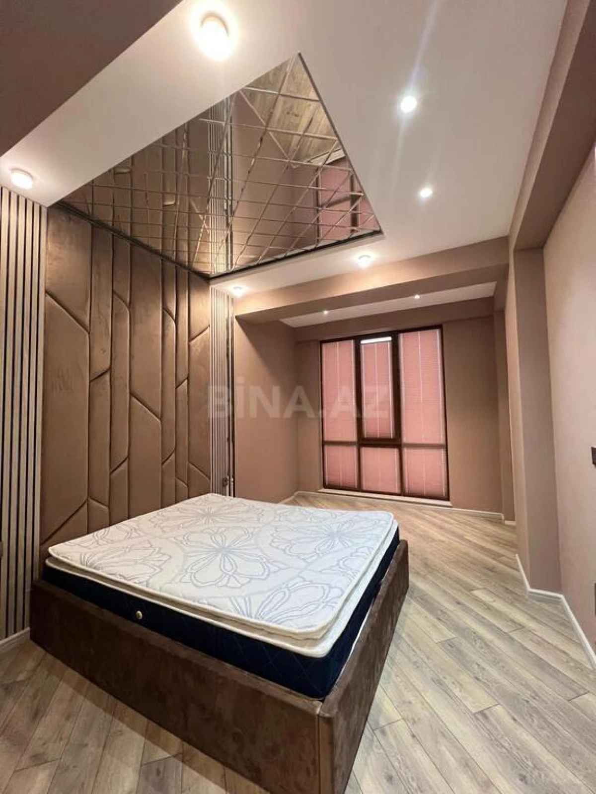 Satılır 2 otaqlı mənzil 68 m²