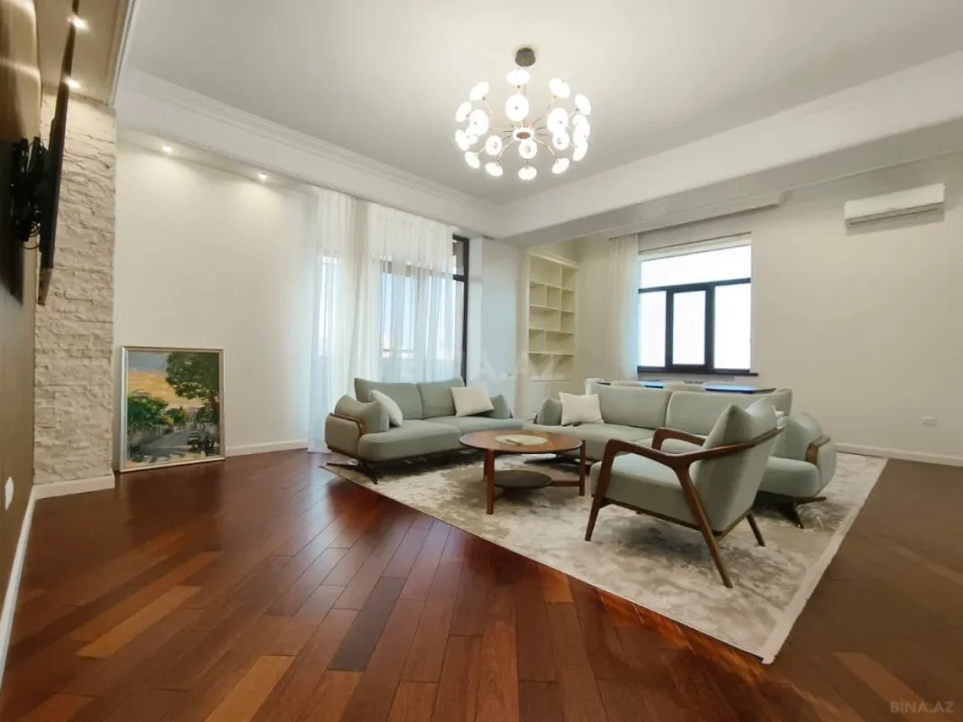 Kirayə verilir 4 otaqlı mənzil 187 m²