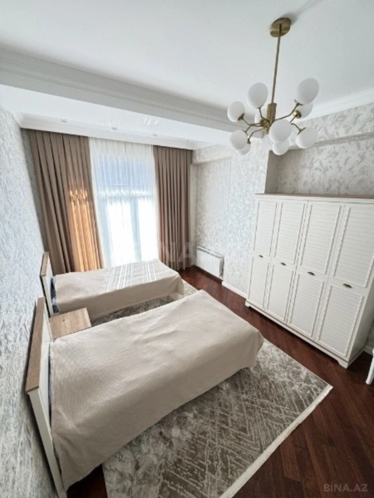 Kirayə verilir 4 otaqlı mənzil 187 m²