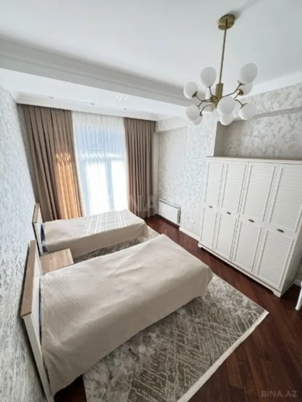 Kirayə verilir 4 otaqlı mənzil 187 m²