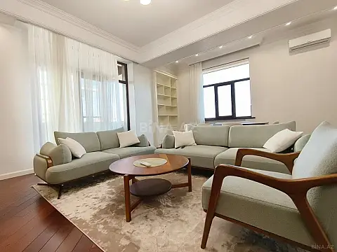 Kirayə verilir 4 otaqlı mənzil 187 m²
