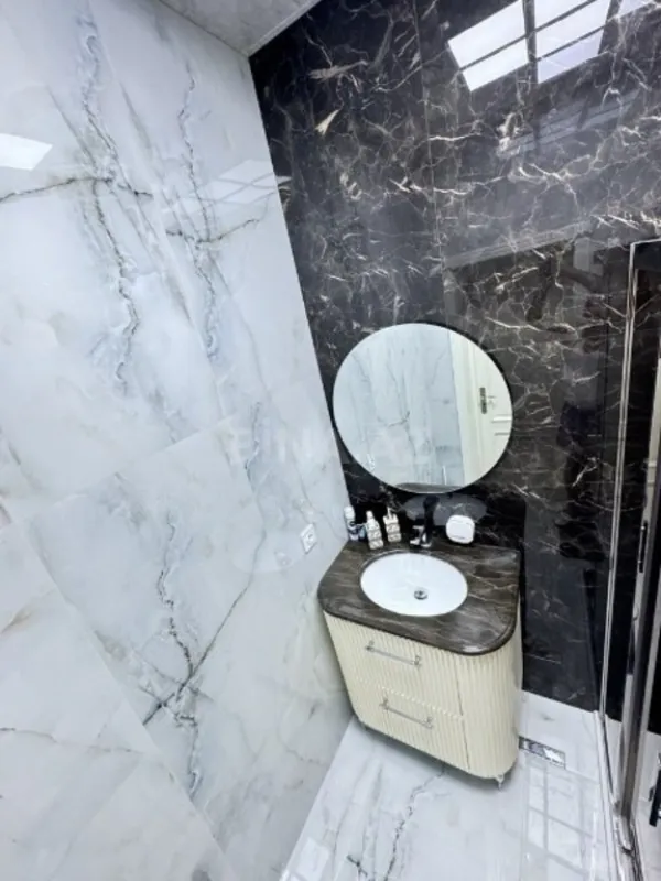 Kirayə verilir 4 otaqlı mənzil 187 m²