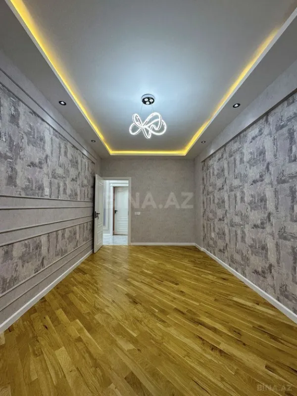 Satılır 4 otaqlı mənzil 155 m²