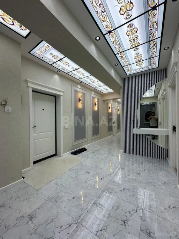 Satılır 4 otaqlı mənzil 155 m²