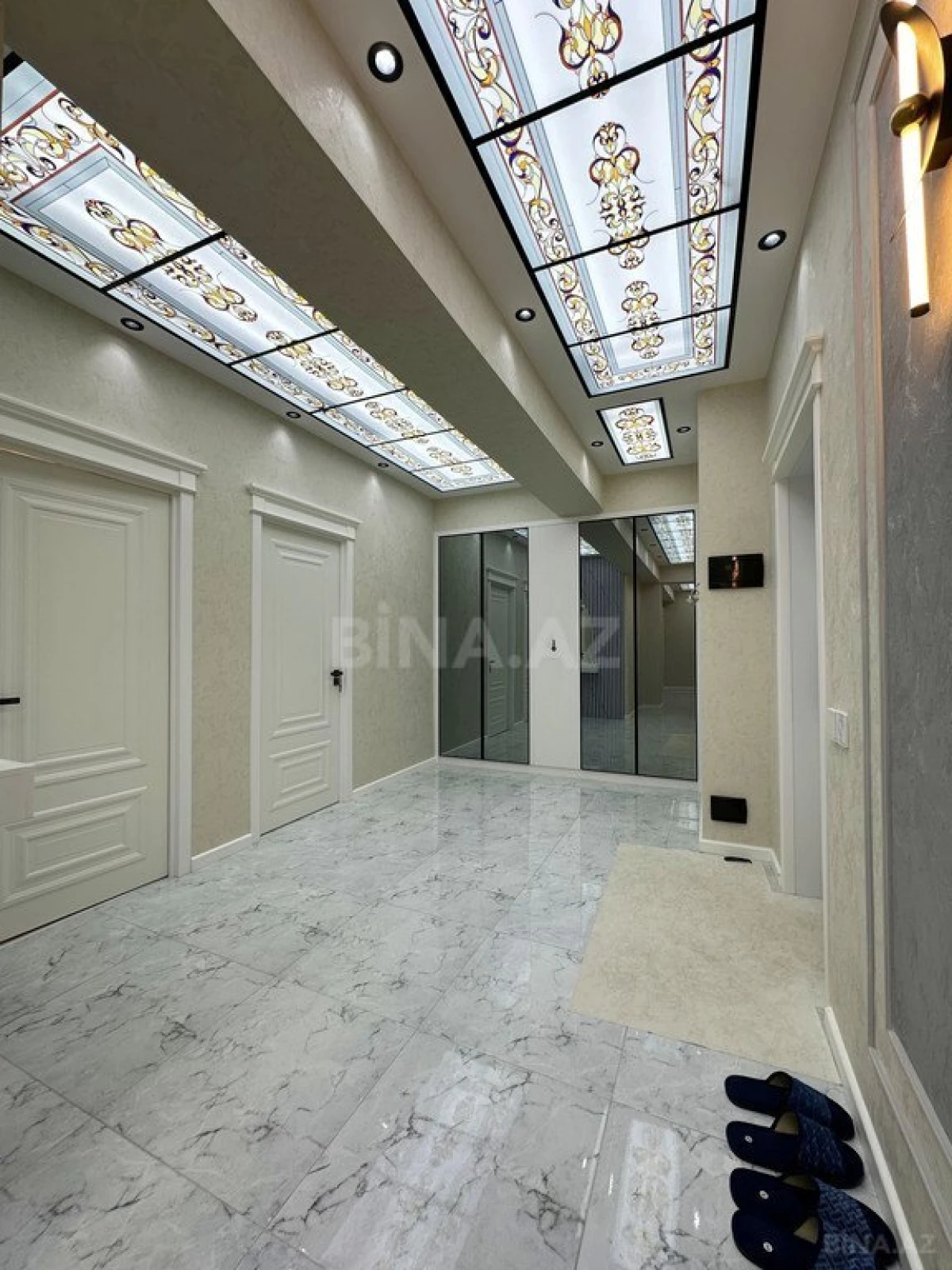 Satılır 4 otaqlı mənzil 155 m²