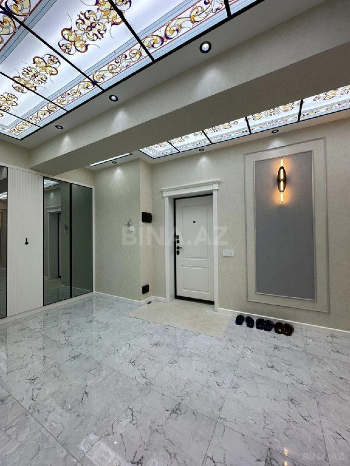 Satılır 4 otaqlı mənzil 155 m²